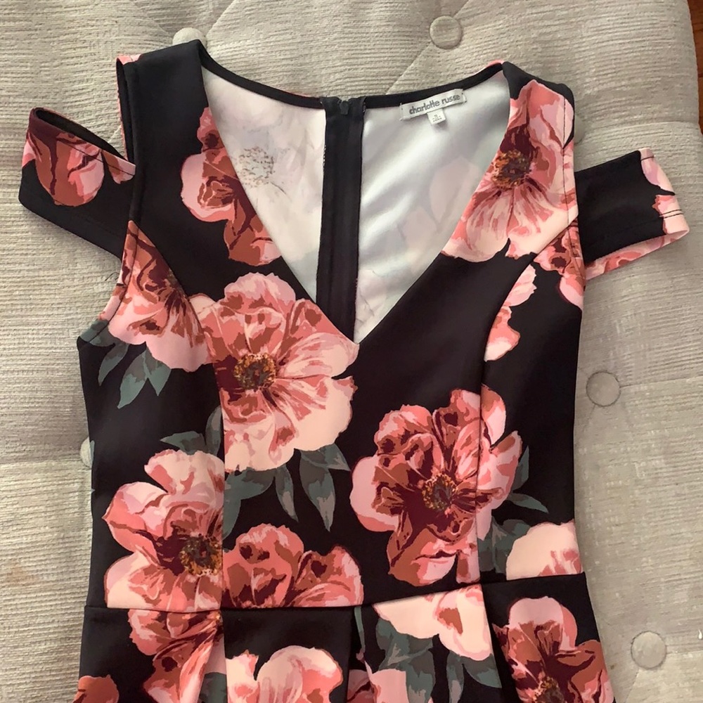 children’s party dress. back gets longer. shoulders open